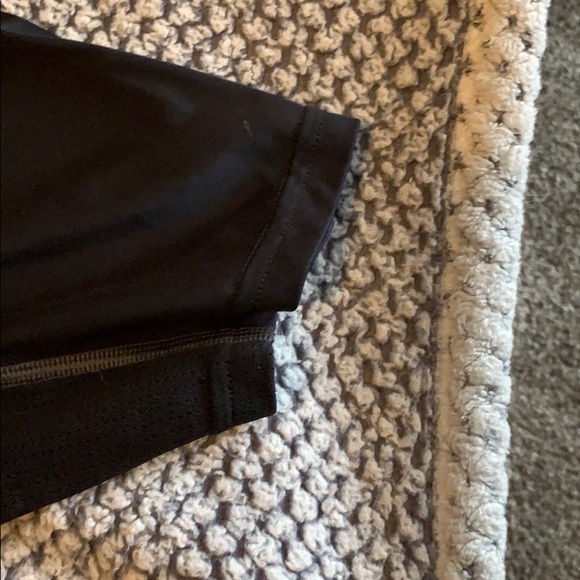 Men’s under Armour running shirt - Picture 4 of 6